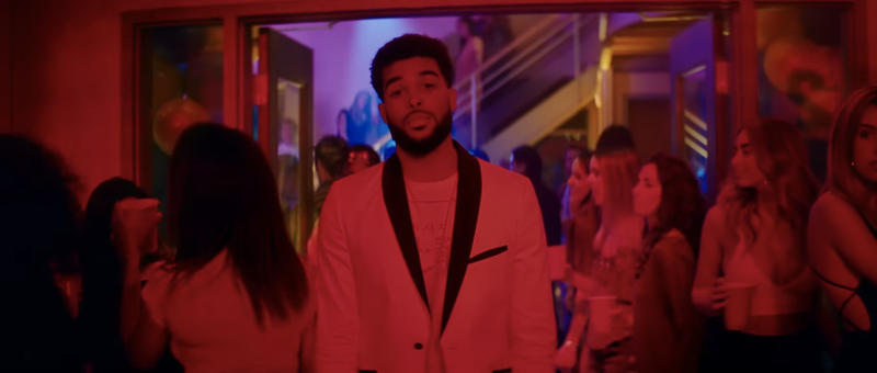 Illustration for article titled Drake Reminds Us Everyone From Degrassi Is Smoking Hot Now